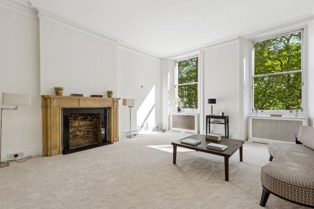 Ennismore Gardens, London, SW7 2 bed flat for sale