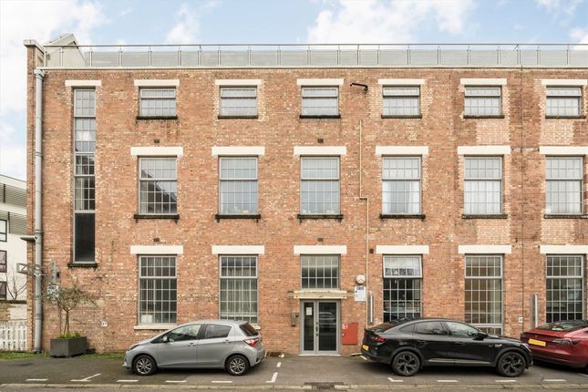 Holloway Road, London N7 Flat for sale