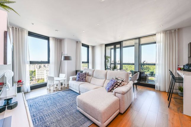 Brogan House, Battersea, London, SW8 3 bed flat for sale