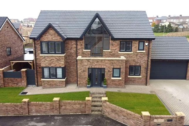 6 bedroom detached house for sale