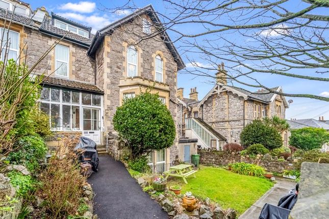 3 bedroom flat for sale