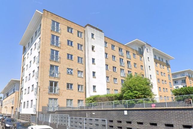 Waxlow Way, Northolt 2 bed apartment for sale