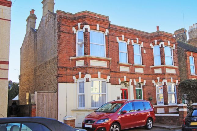 Prices Avenue, Cliftonville, Margate 6 bed semi