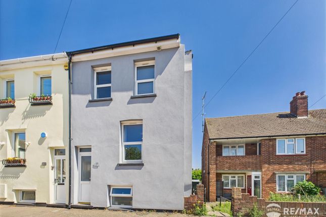 4 bedroom end of terrace house for sale