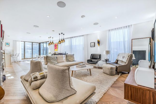 Hatton Wall, Farringdon, London, EC1N 3 bed flat for sale