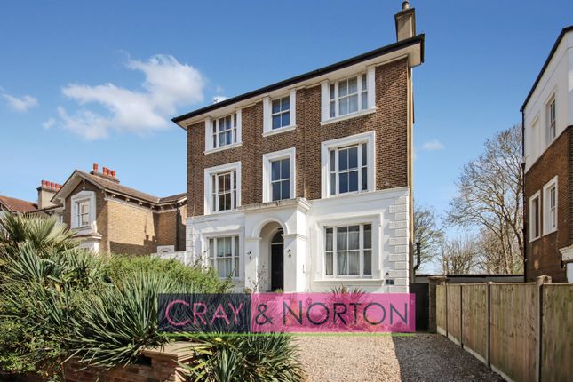 The Waldrons, South Croydon, CR0 4HB 3 bed flat for sale