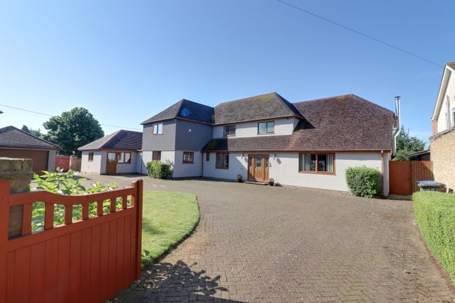 6 bedroom detached house for sale