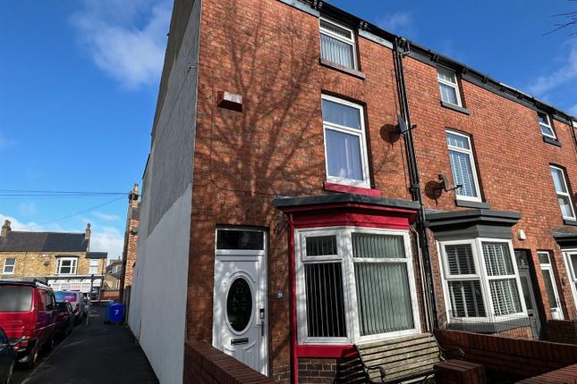 Prospect Road, Scarborough 4 bed end of terrace house for sale
