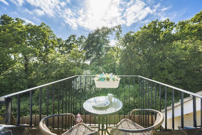 Westley Grove, Fareham PO14 3 bed flat for sale