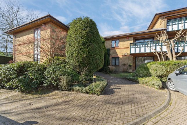 The Cloisters, High Street, Bushey 2 bed flat for sale