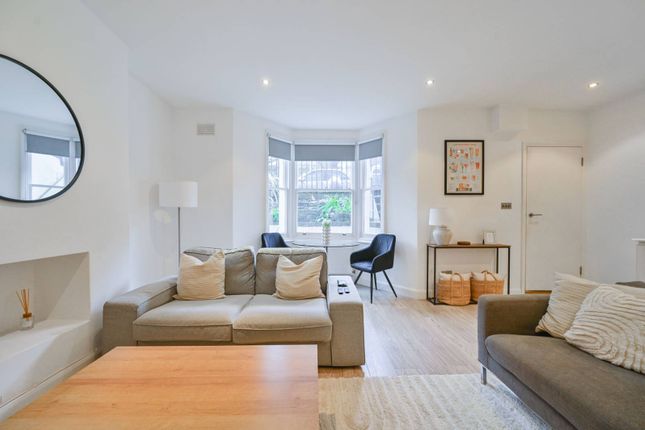 Beresford Road, Highbury, London, N5 2 bed maisonette for sale