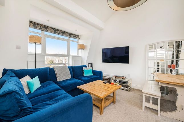 Fulham Palace Road, London SW6 2 bed flat for sale