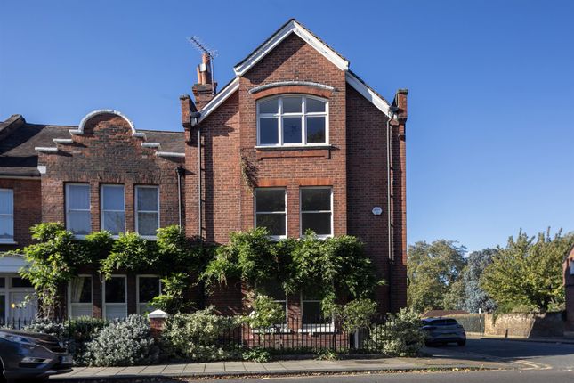 Knatchbull Road, Camberwell, SE5 5 bed semi