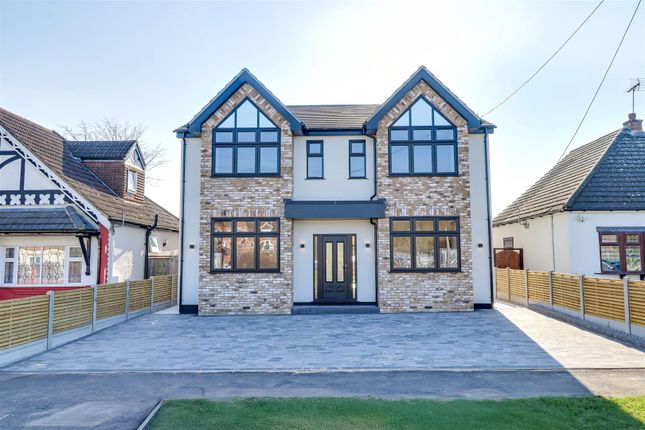 Rayleigh Road, Benfleet SS7 5 bed detached house for sale