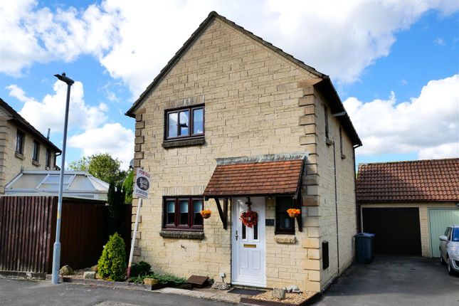 Magnolia Rise, Calne 3 bed detached house for sale