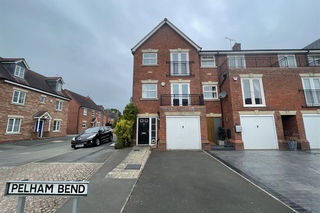 Pelham Bend, Coventry CV4 3 bed townhouse for sale