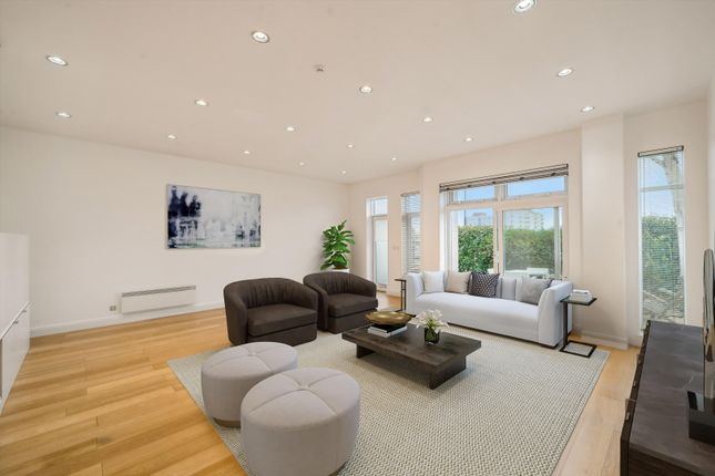 Nickols Walk, London, SW18 2 bed flat for sale