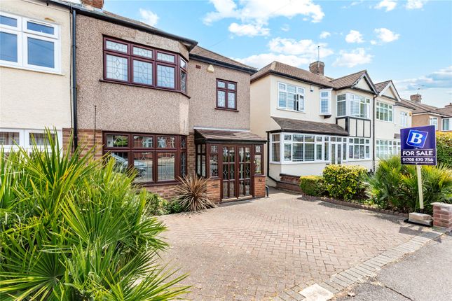 Grosvenor Drive, Hornchurch, RM11 3 bed semi