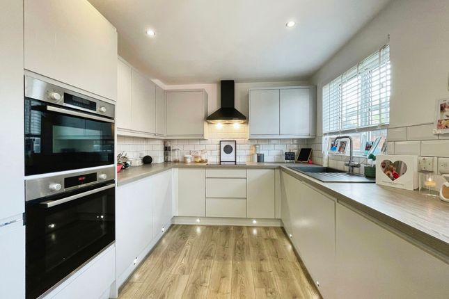 Ashcombe Crescent, Warmley, Bristol 3 bed semi