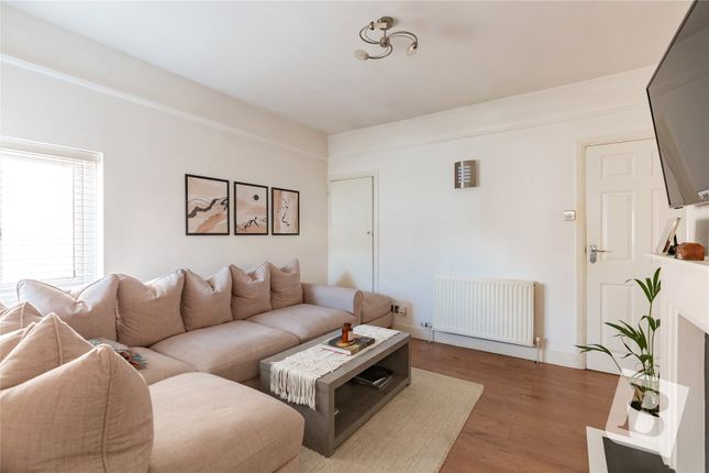 Knighton Road, Romford, RM7 1 bed maisonette for sale