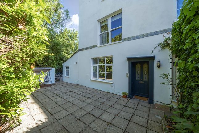 West Street, Axminster EX13 2 bed apartment for sale