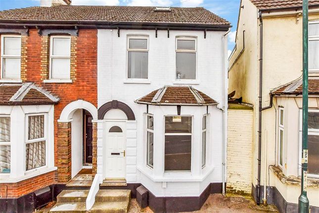 Gravesend Road, Strood, Rochester, Kent 3 bed semi