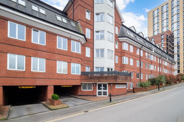 Sutton Court Road, Sutton SM1 2 bed apartment for sale