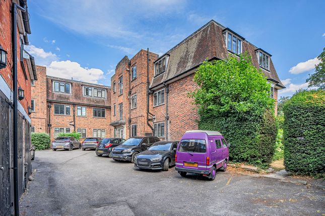 3 bedroom flat for sale