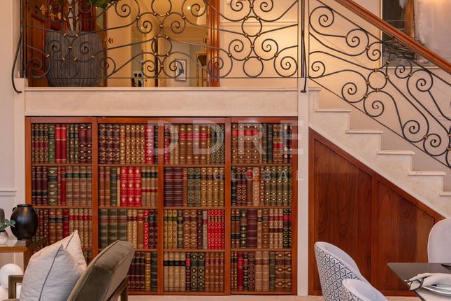 Hill Street, London, W1J 3 bed apartment for sale