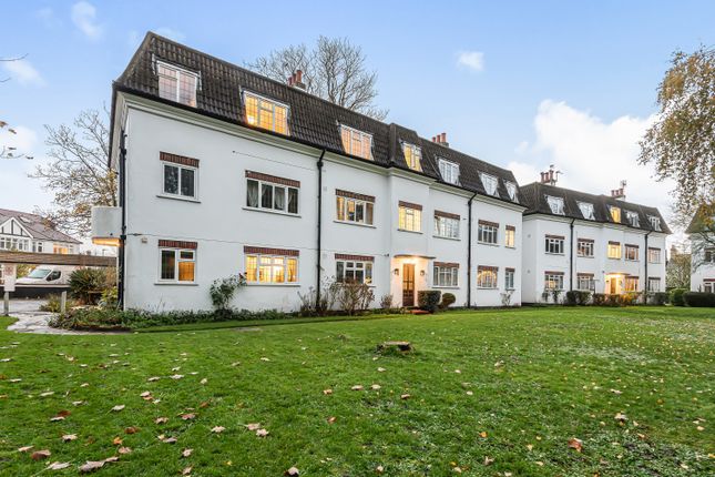 Dainton Close, Bromley 3 bed apartment for sale