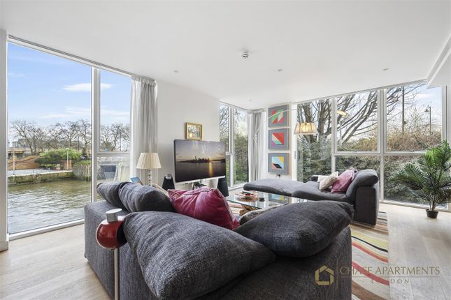 Pavilion Court, Grosvenor Waterside... 2 bed apartment for sale