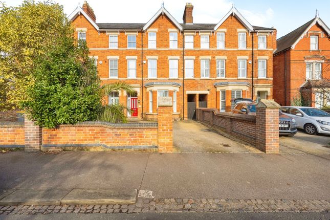 6 bed terraced house