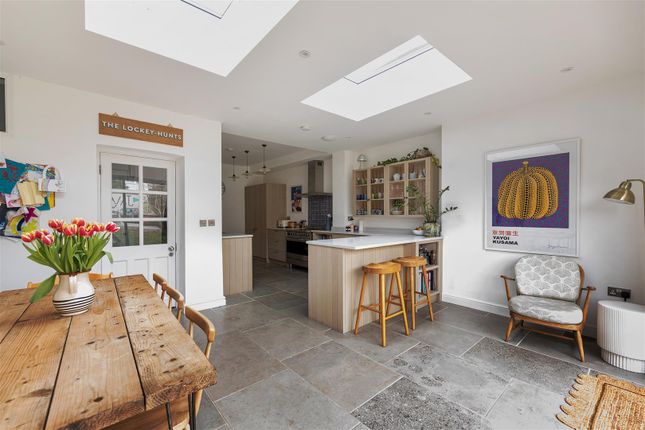 5 bed terraced house