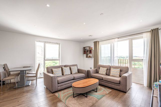 Moorhen Drive, Hendon, London, NW9 2 bed flat for sale