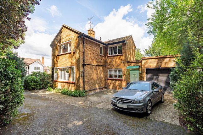 3 bed detached house