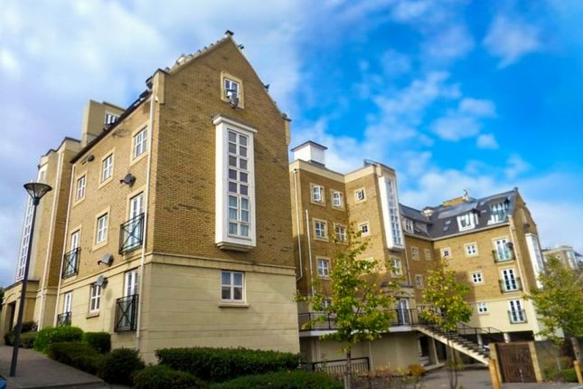 Sandpiper Close, Greenhithe, DA9 2 bed flat for sale
