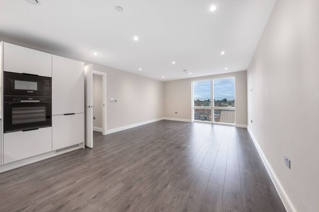 Station Road, Watford, WD17 2 bed flat for sale