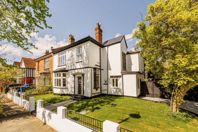 5 bedroom semi-detached house for sale