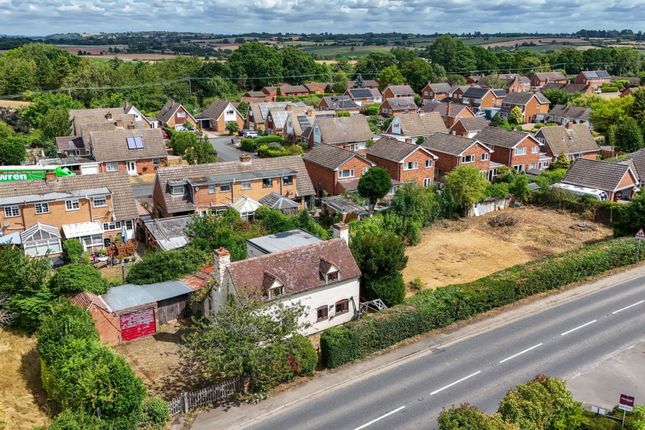 3 bed detached house