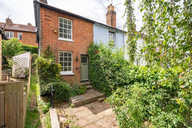 Moores Road, Dorking 2 bed end of terrace house for sale