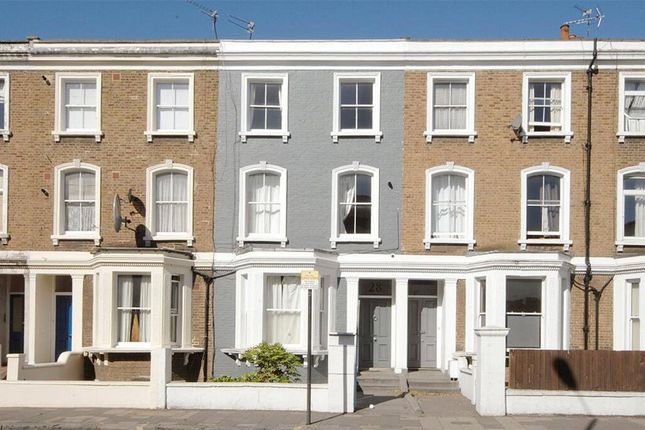 Askew Road, London 2 bed apartment for sale