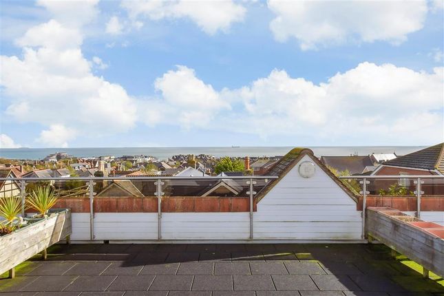 Fitzroy Street, Sandown, Isle of Wight 2 bed apartment for sale