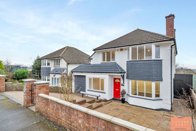 5 bed detached house