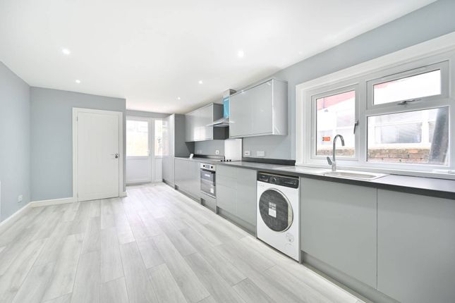 Burns Road, Harlesden, London, NW10 4 bed terraced house for sale