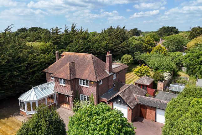 4 bed detached house