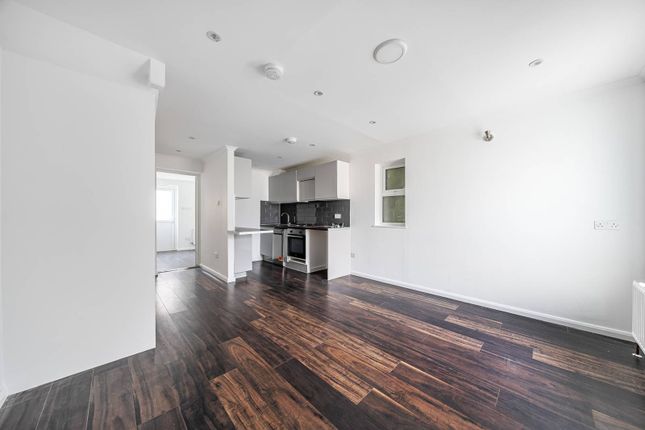 Greenland Mews, Deptford, London, SE8 2 bed end of terrace house for sale