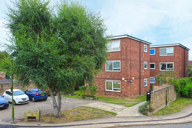 Quaker Road, Ware, SG12 2 bed flat for sale
