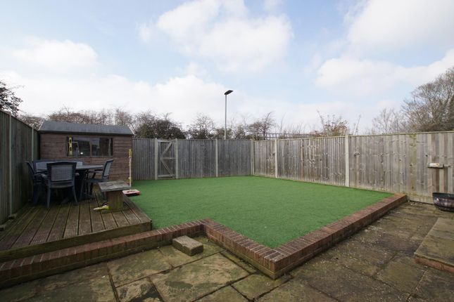 Thackeray Close, Eastbourne BN23 3 bed semi