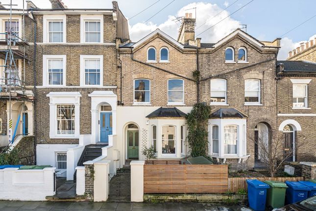 Denman Road, London SE15 3 bed flat for sale