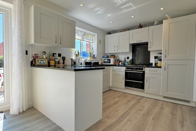 3 bed detached house